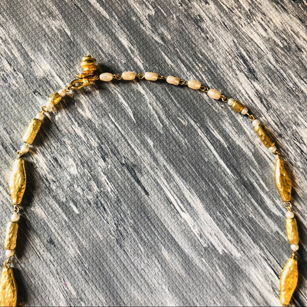 Gold Rose and Pearl Bead Necklace - Picture 4 of 6